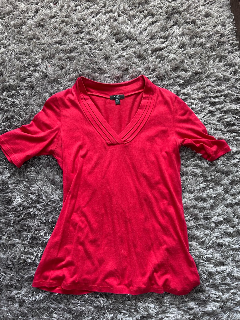 Red V‑Neck Short Sleeve Tee
